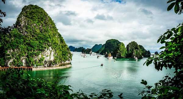 Best places to visit in Vietnam - Halong Bay