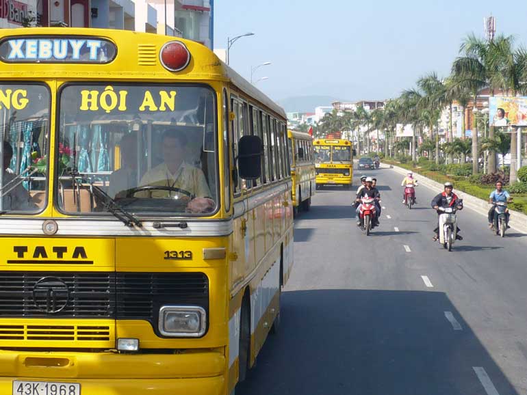 Hoi An airport by bus
