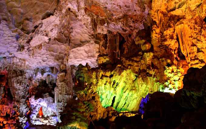 Thien Cung Cave - Paradise Cave - Halong Bay Caves