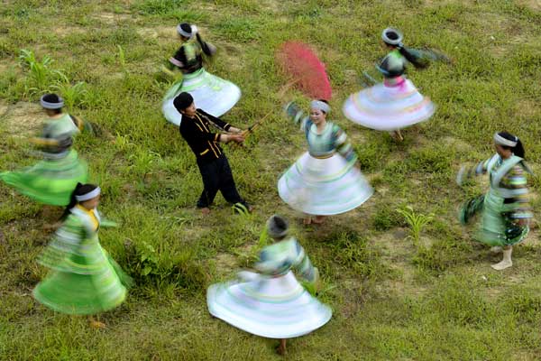 Vietnam Tours from Canada - Traditional Dance